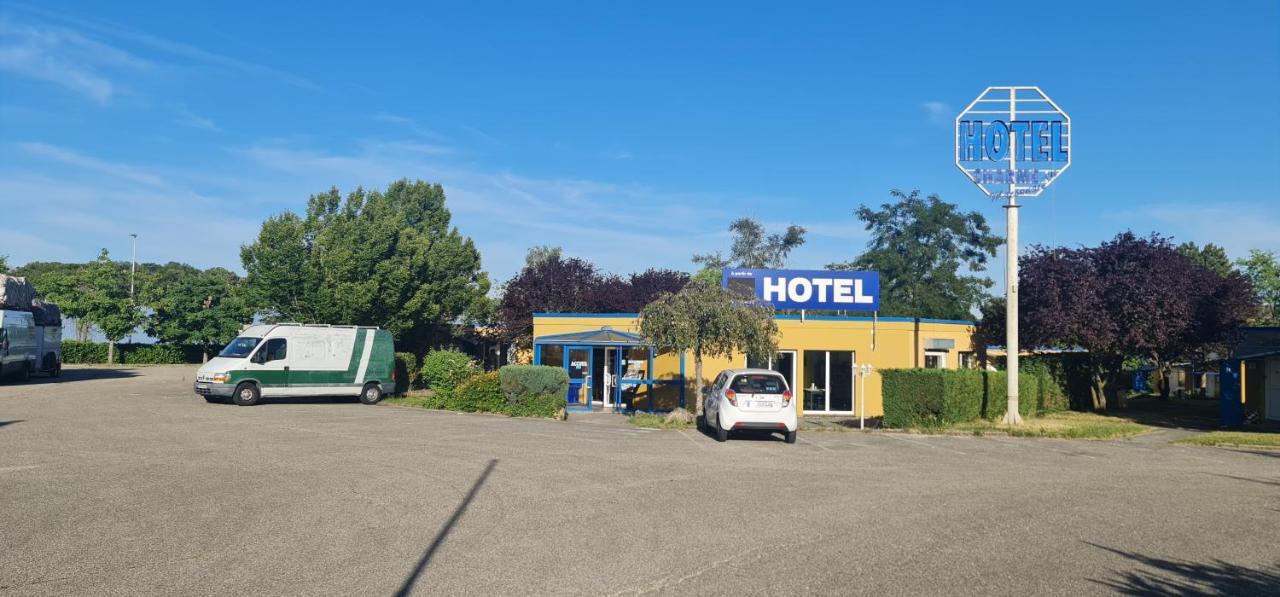 ホテル Charme En Maconnais Saint-Jean-le-Priche エクステリア 写真